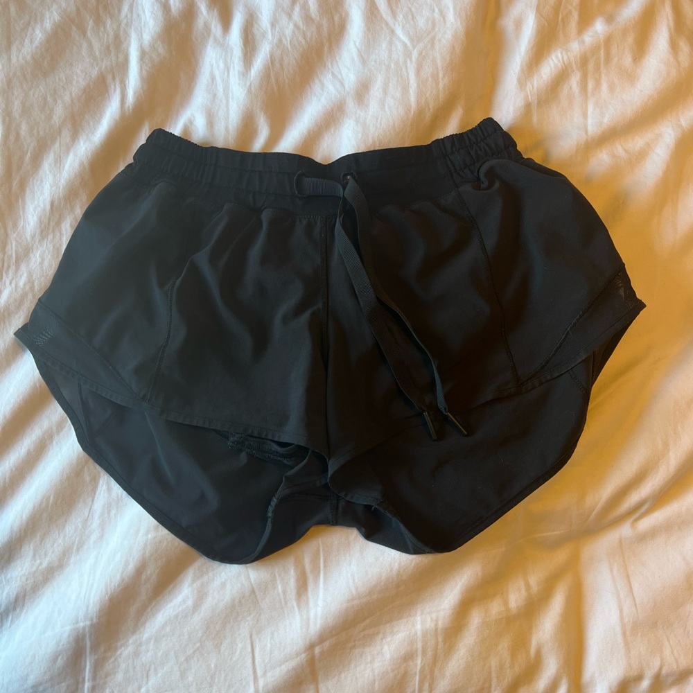 Black Lululemon Hotty Hot Shorts with tie. Size 6 Reg